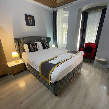 Nefti Red Suite Istanbul Exterior photo
